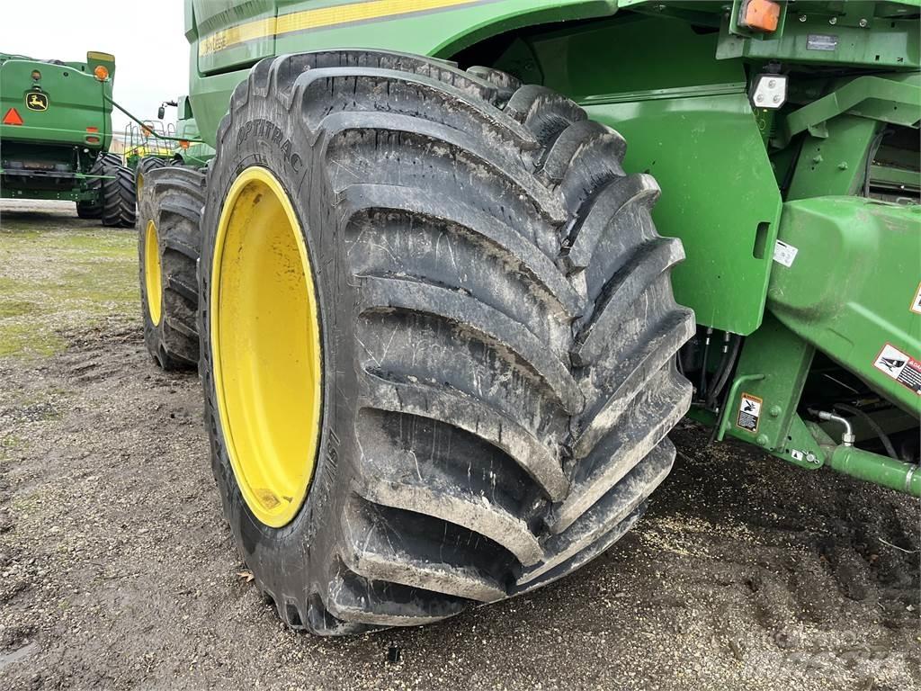 John Deere S790 聯合收穫機