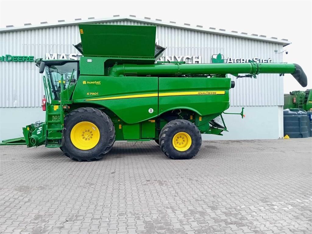 John Deere S790 聯合收穫機