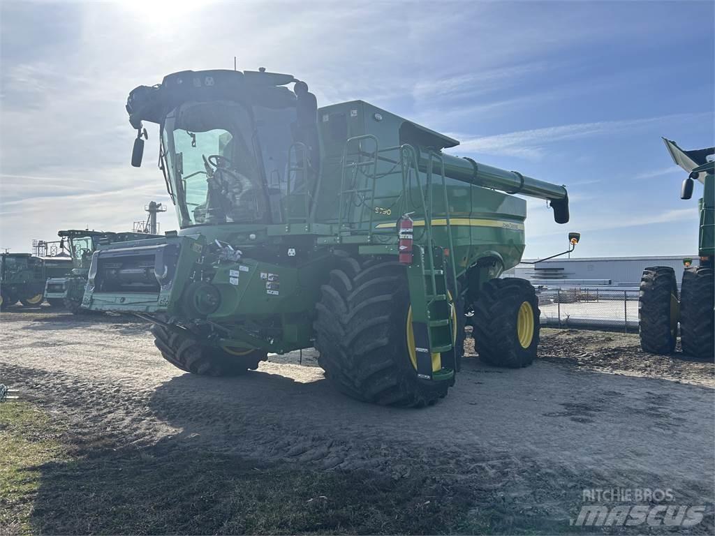 John Deere S790 聯合收穫機