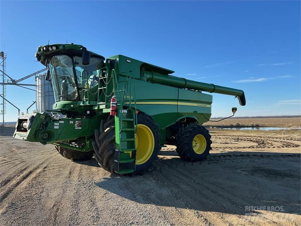John Deere S790 聯合收穫機
