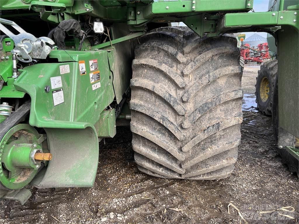John Deere S790 聯合收穫機