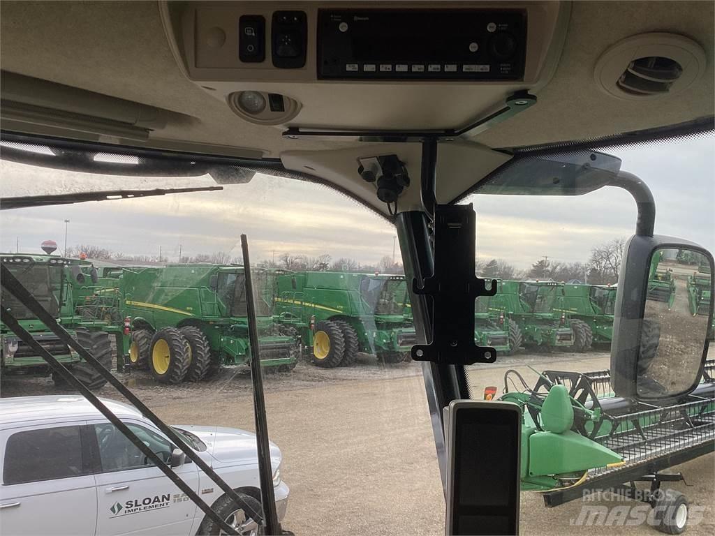John Deere S790 聯合收穫機