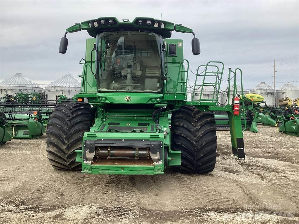 John Deere S790 聯合收穫機