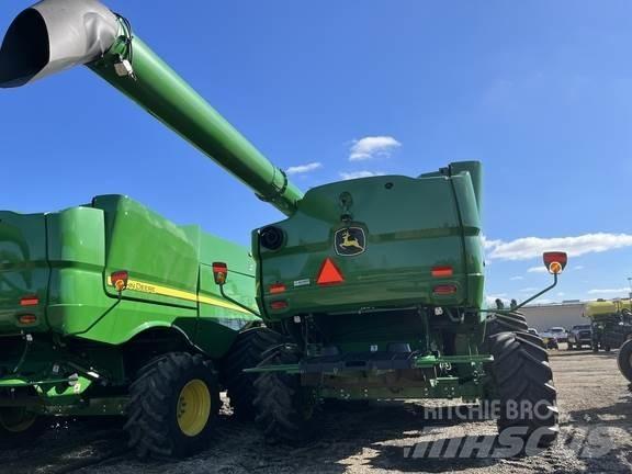 John Deere S790 聯合收穫機