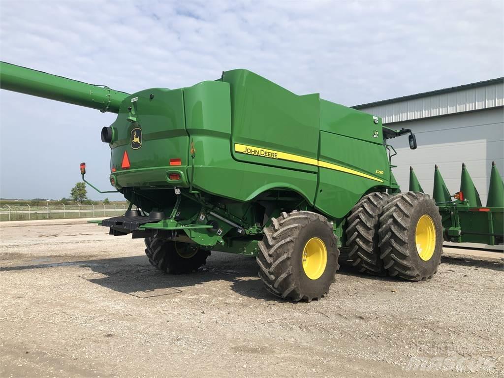 John Deere S790 聯合收穫機