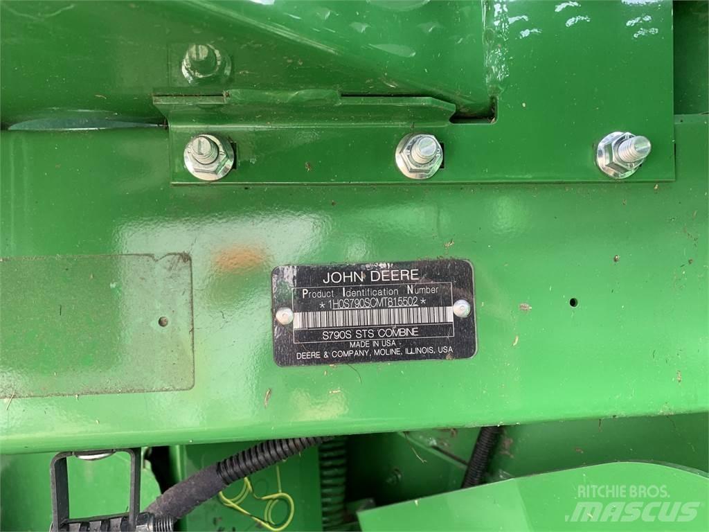 John Deere S790 聯合收穫機