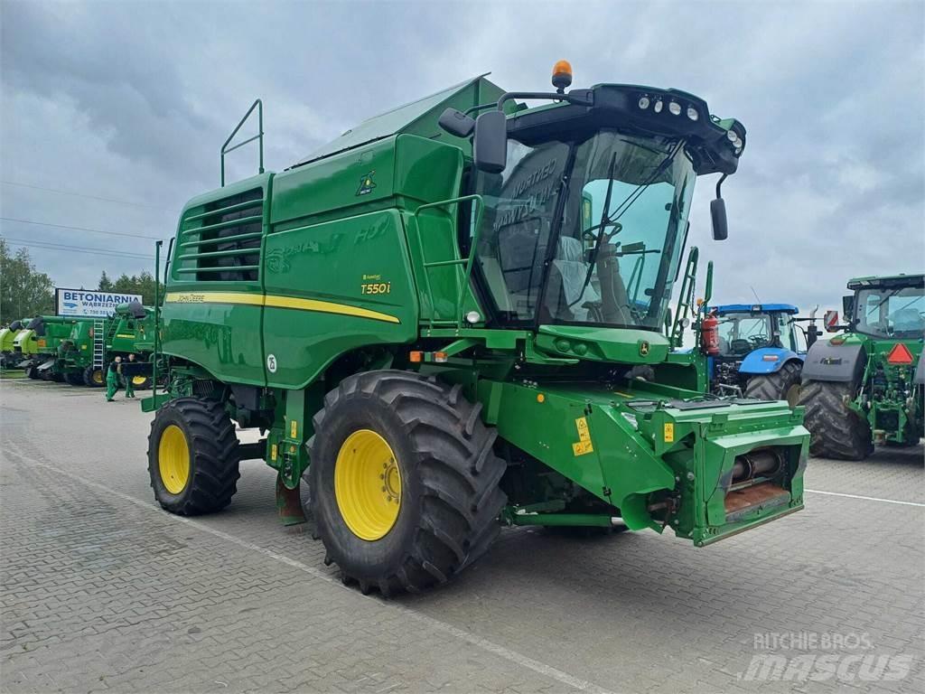 John Deere T550 聯合收穫機