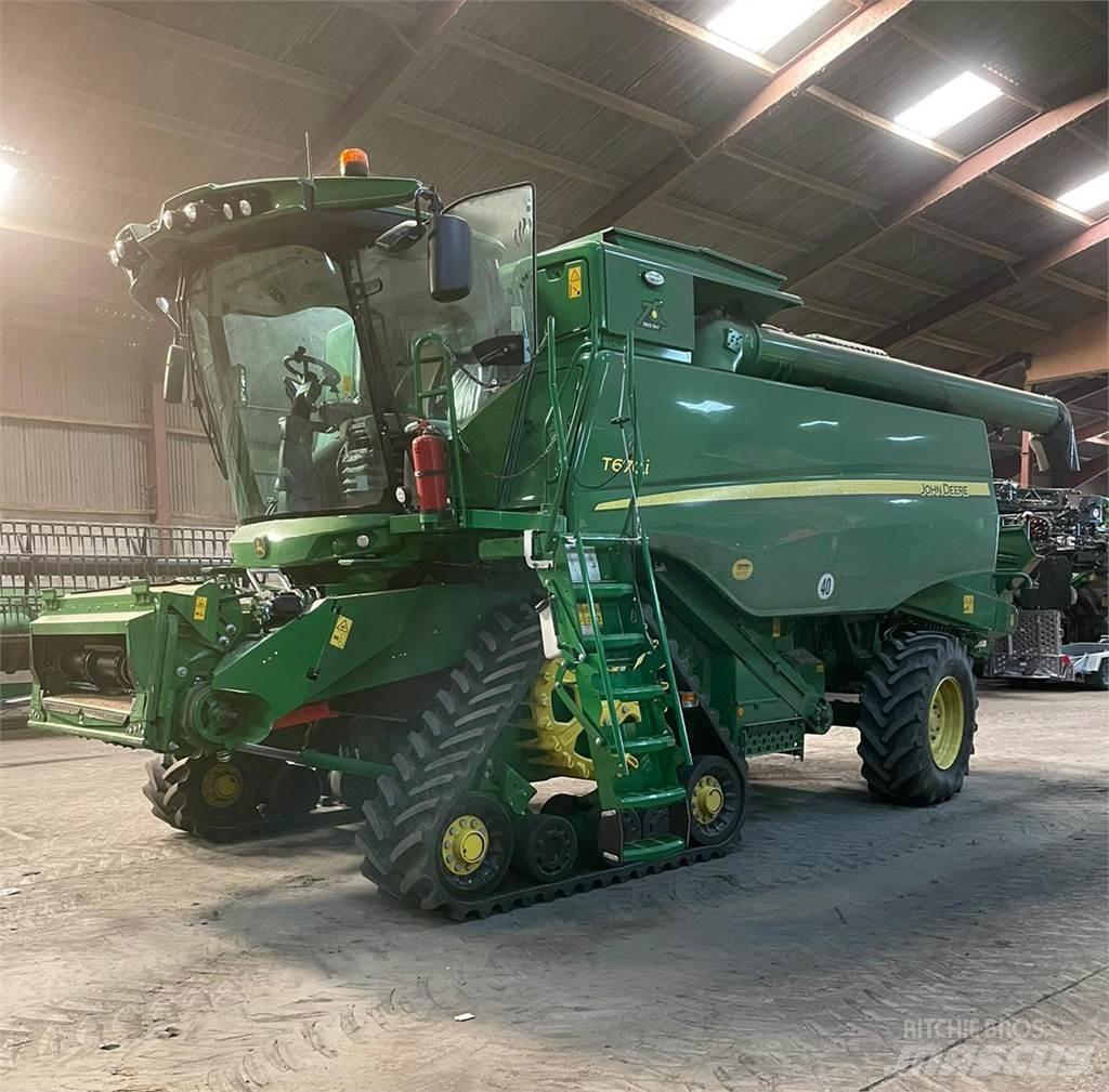 John Deere T670 聯合收穫機