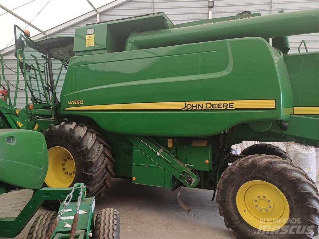 John Deere W650 聯合收穫機