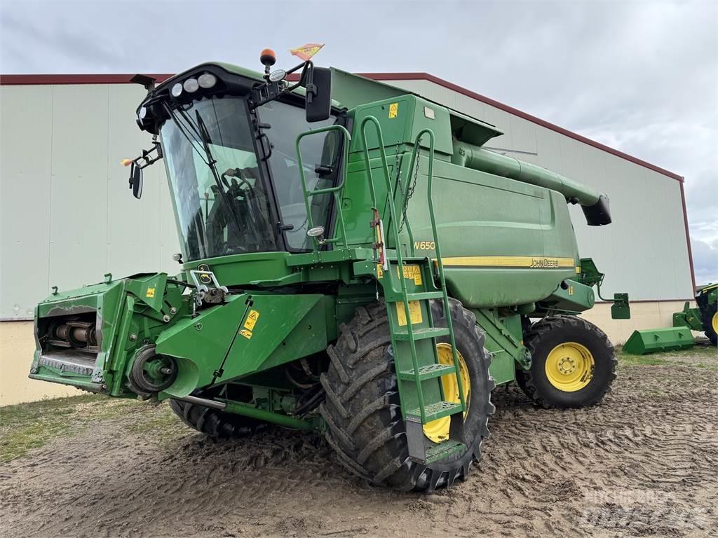 John Deere W650 聯合收穫機