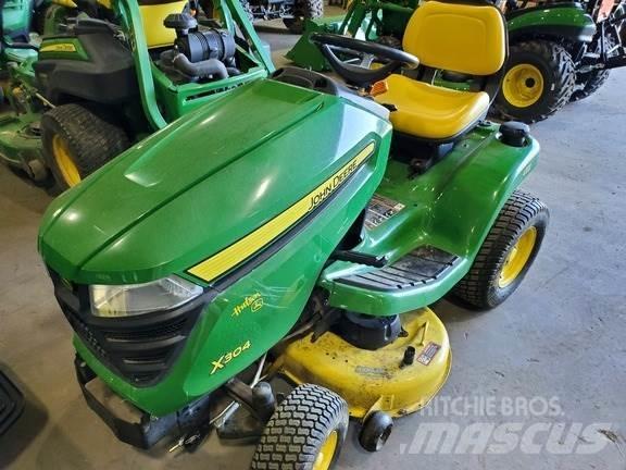 John Deere X304 騎乘式割草機