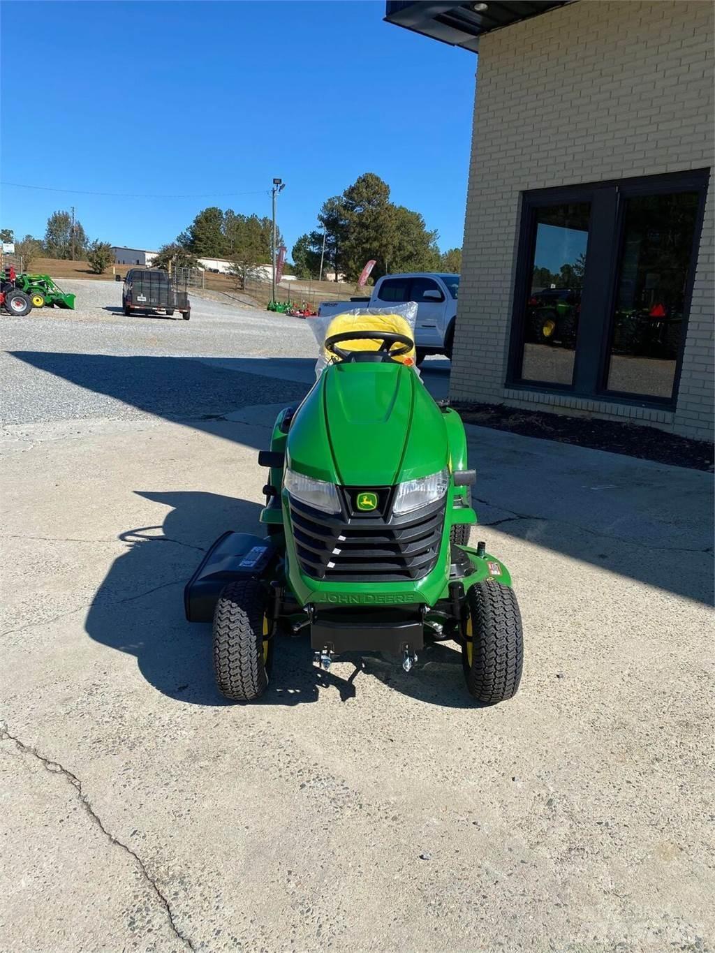 John Deere X330 小型曳引機
