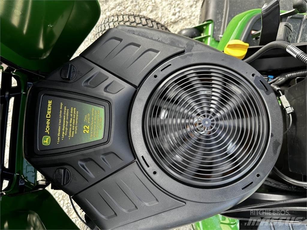 John Deere X330 小型曳引機