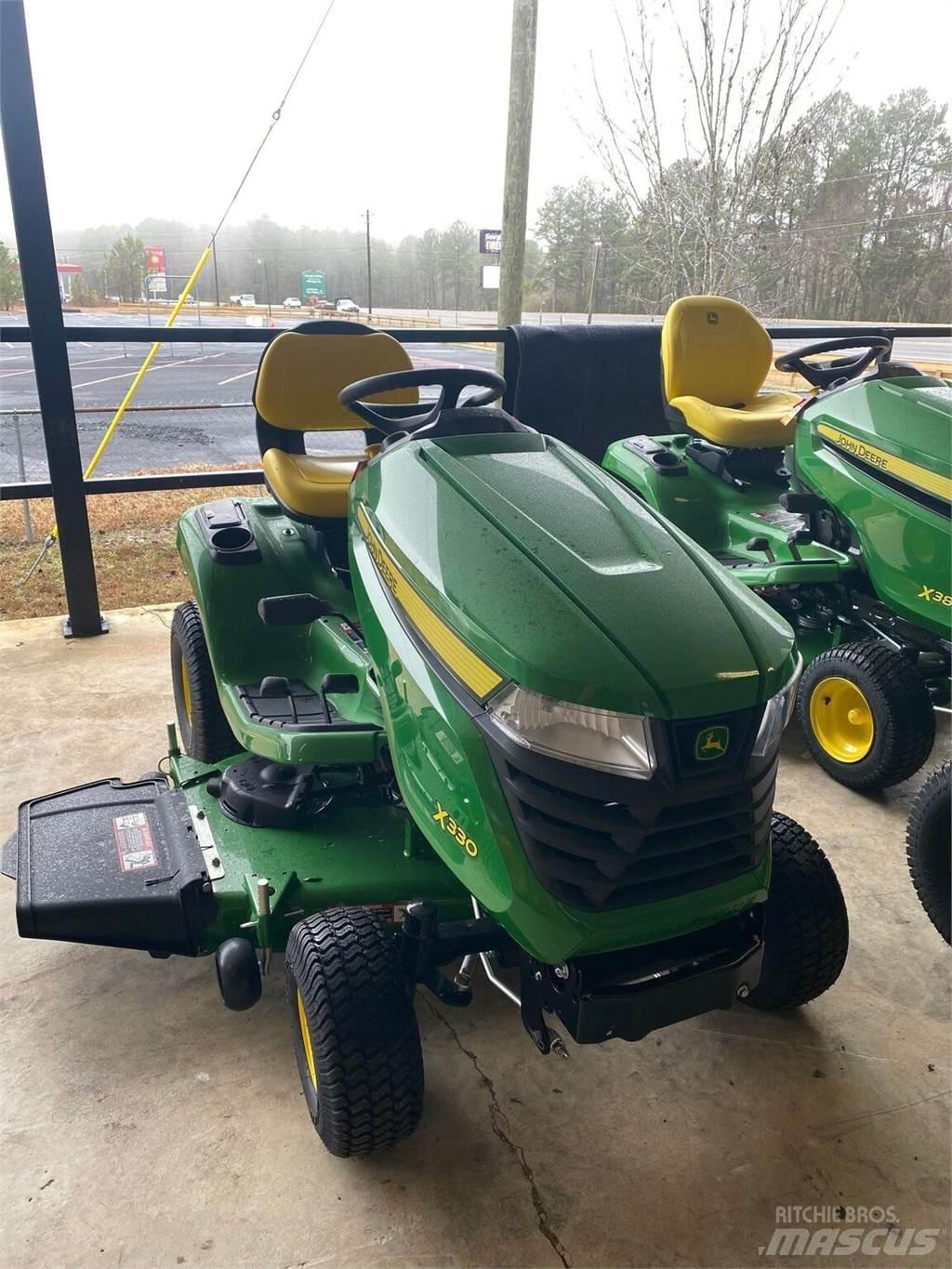 John Deere X330 小型曳引機