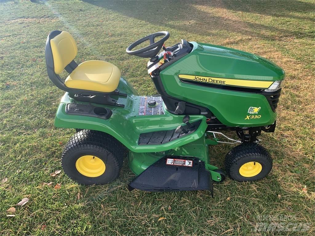 John Deere X330 小型曳引機
