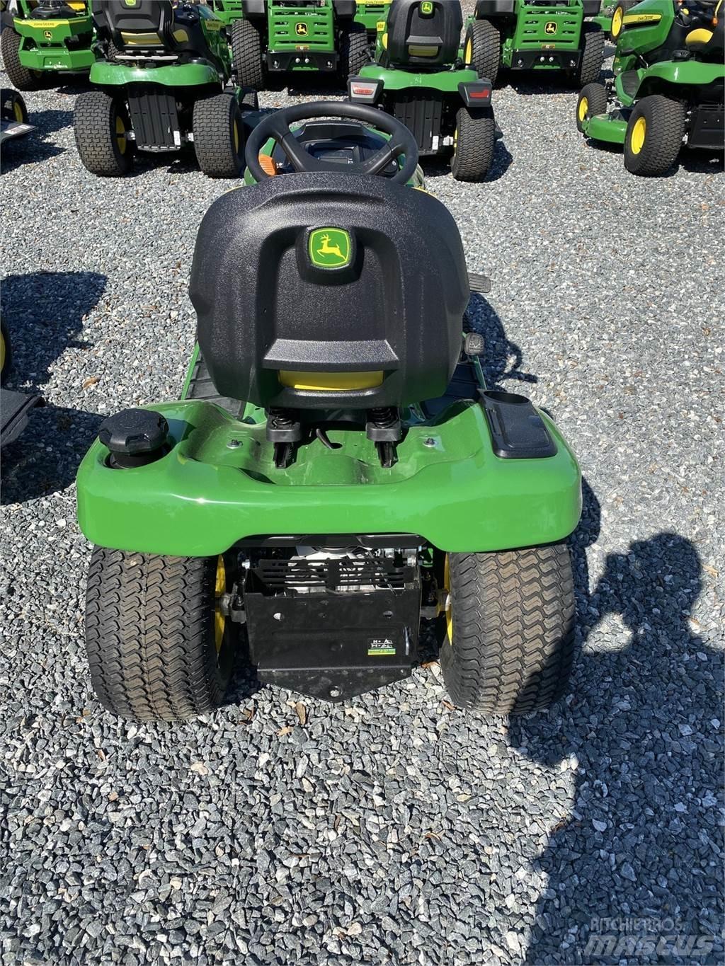 John Deere X330 小型曳引機