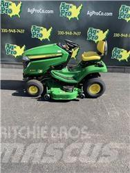 John Deere X330 小型曳引機