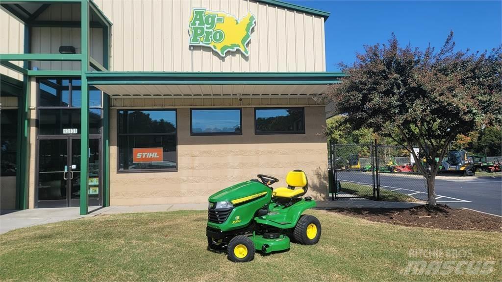 John Deere x330 小型曳引機
