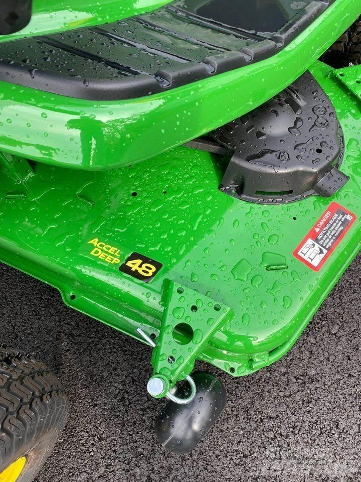 John Deere X330 小型曳引機