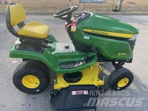 John Deere X350 小型曳引機