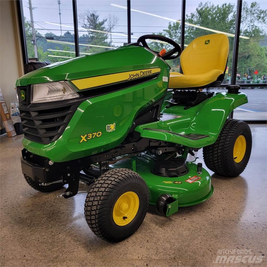 John Deere X370 小型曳引機