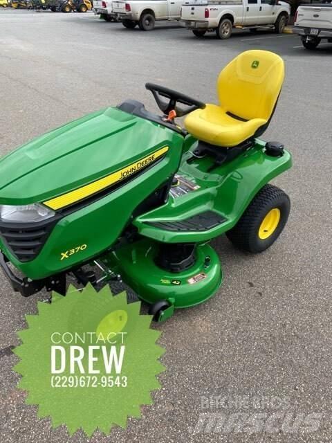 John Deere X370 小型曳引機