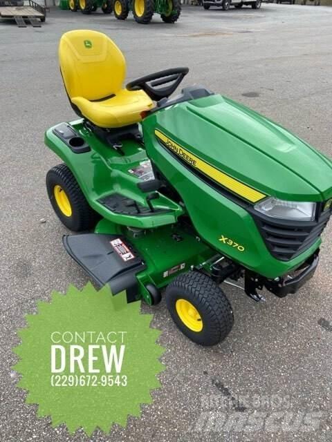 John Deere X370 小型曳引機