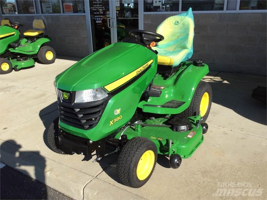 John Deere X380 小型曳引機