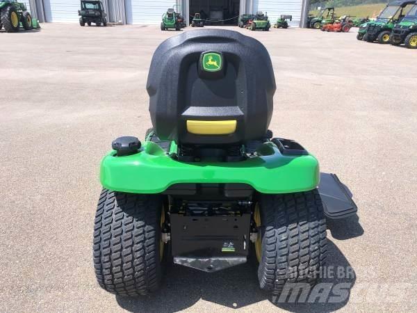 John Deere X380 小型曳引機