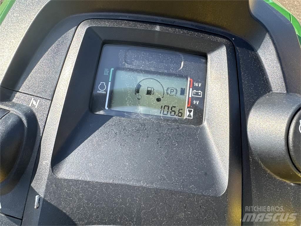 John Deere x380 小型曳引機