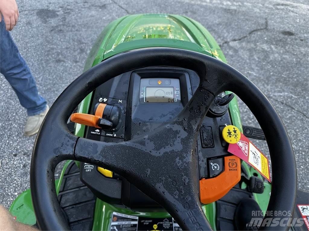 John Deere X380 小型曳引機