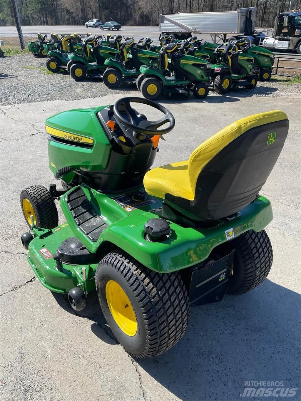 John Deere X380 小型曳引機