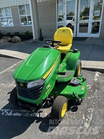John Deere X380 騎乘式割草機