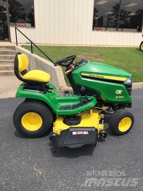 John Deere X380 小型曳引機