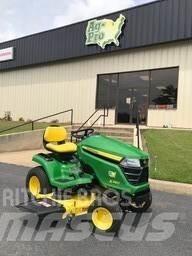 John Deere X380 小型曳引機