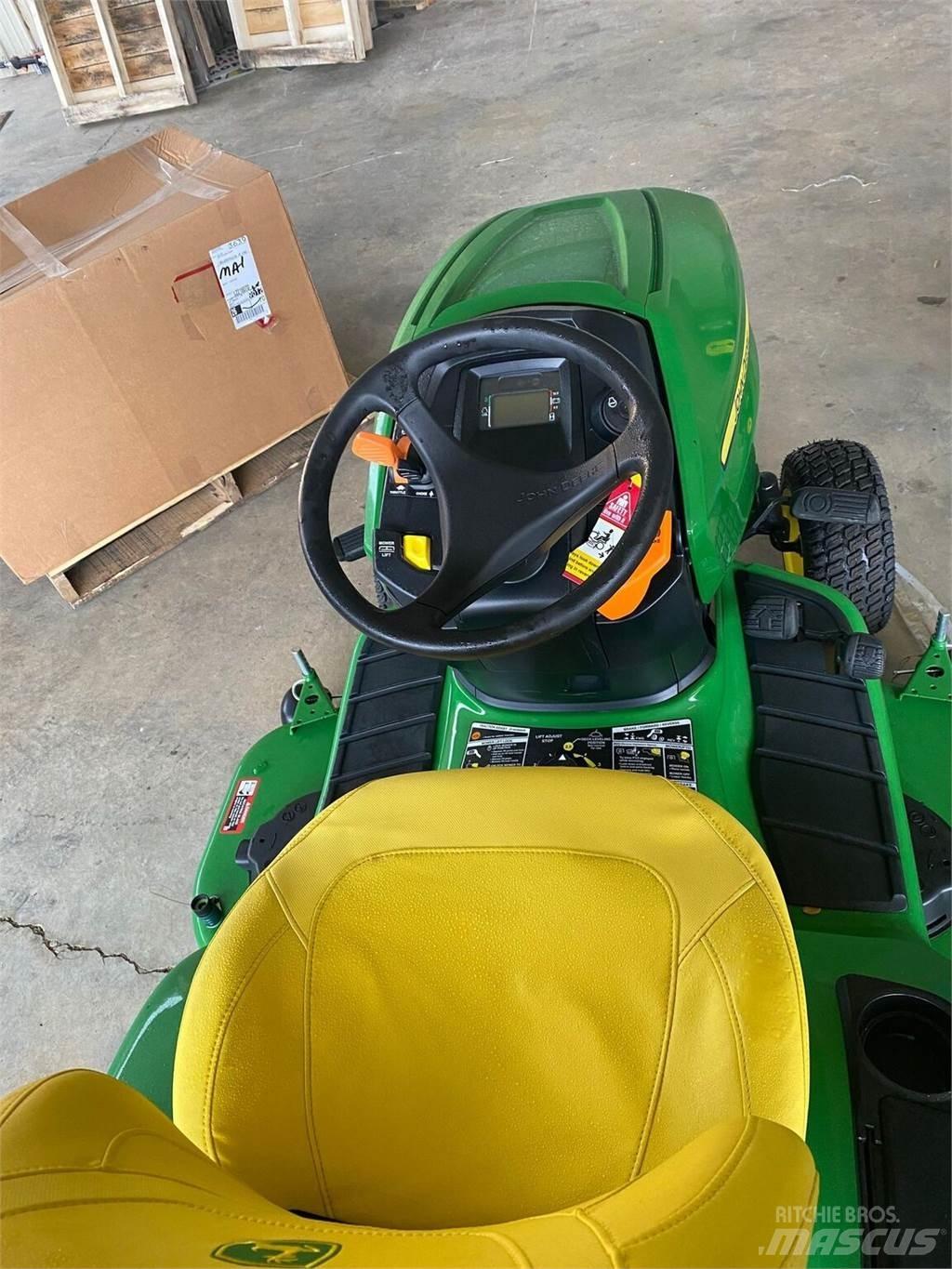 John Deere X380 小型曳引機