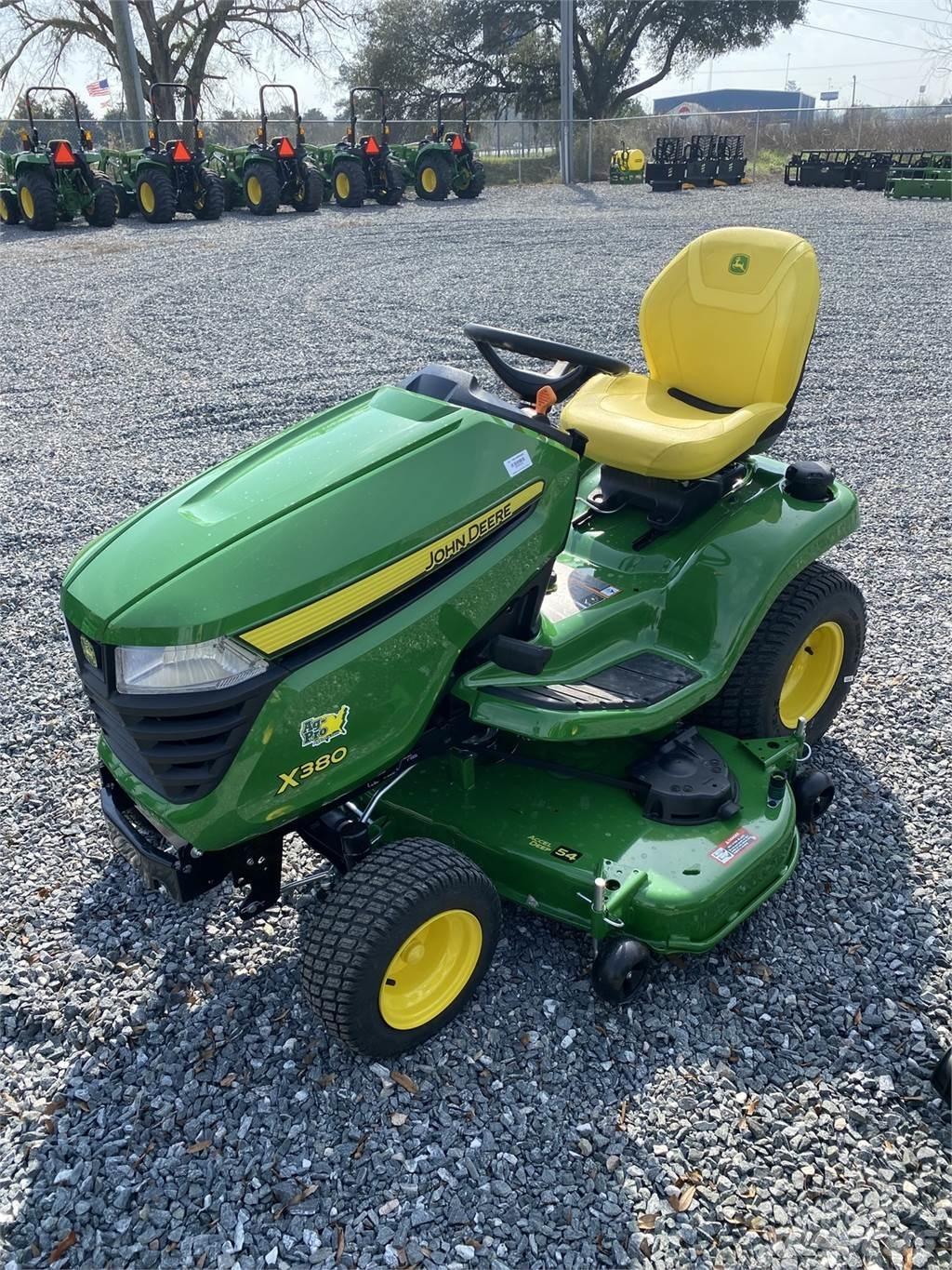 John Deere X380 小型曳引機
