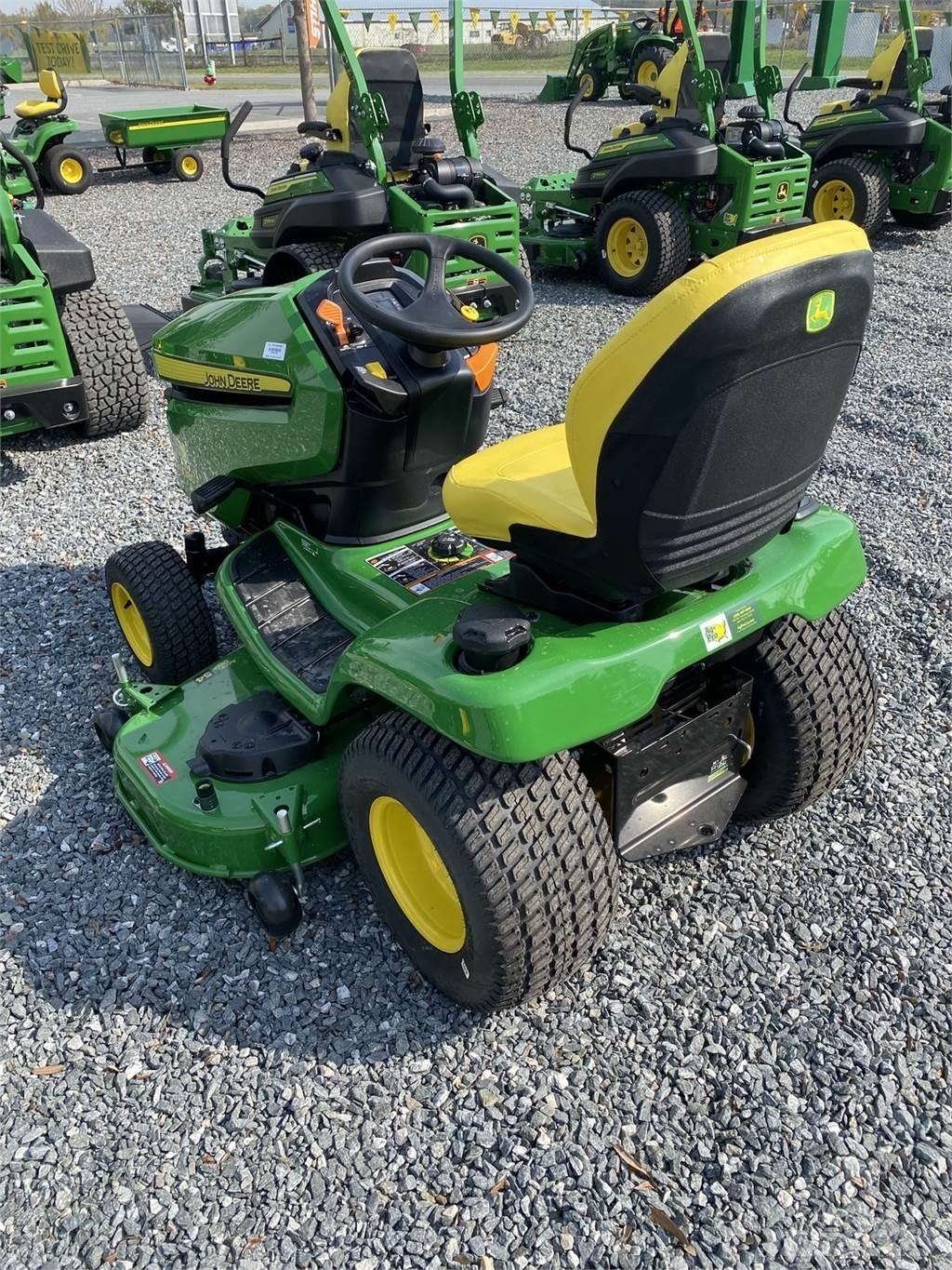 John Deere X380 小型曳引機