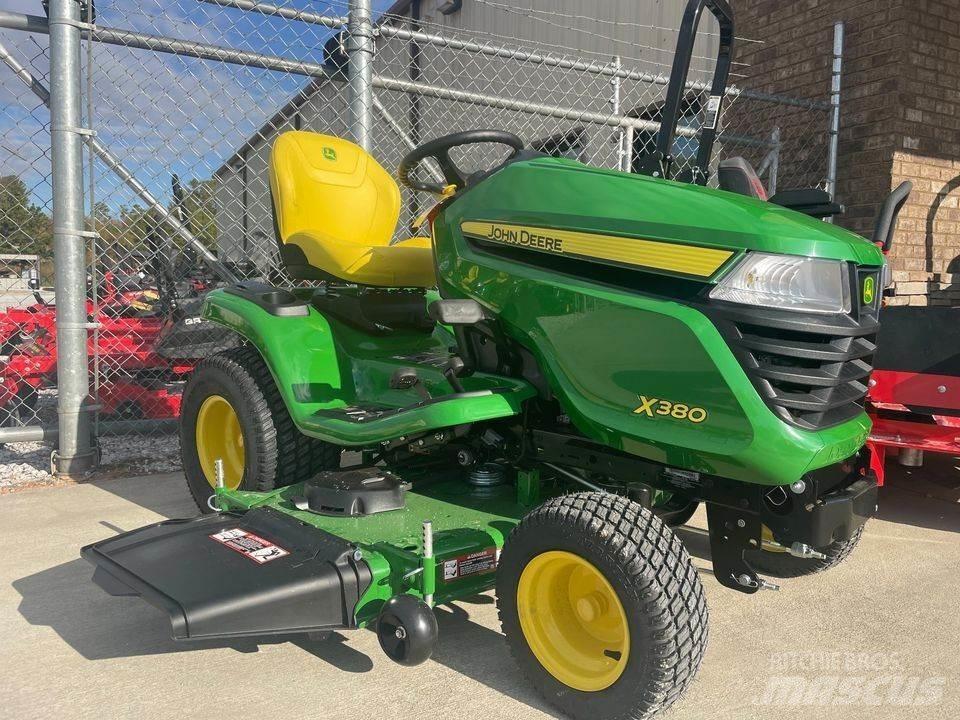 John Deere X380 小型曳引機