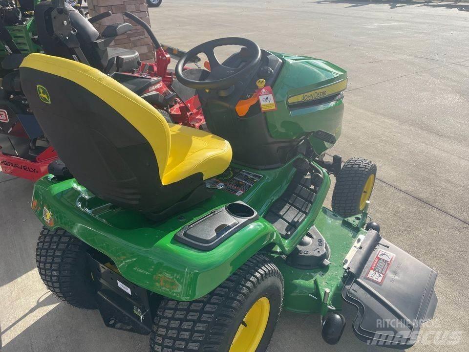 John Deere X380 小型曳引機