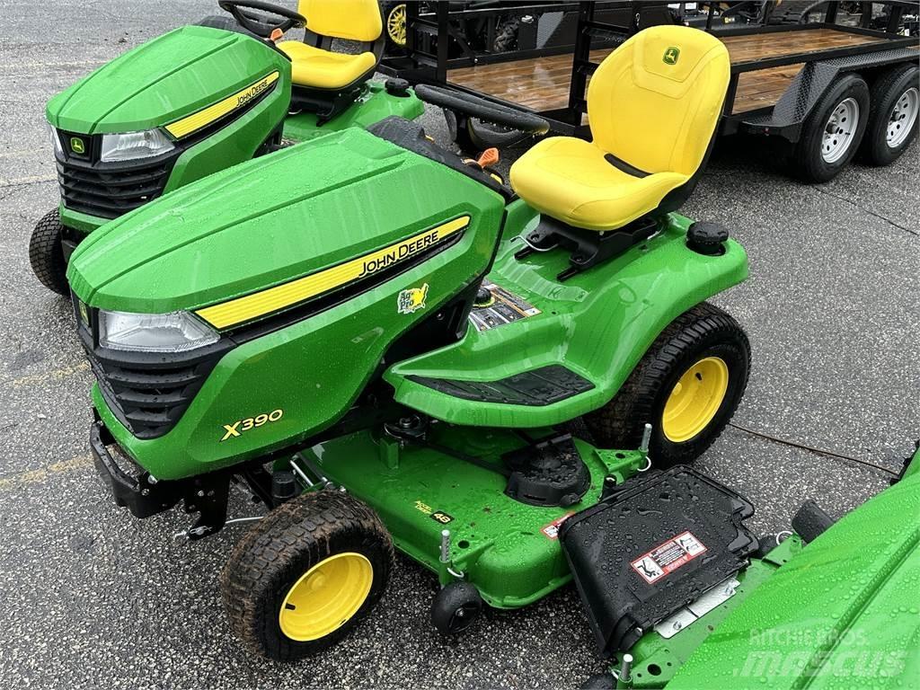 John Deere X390 小型曳引機