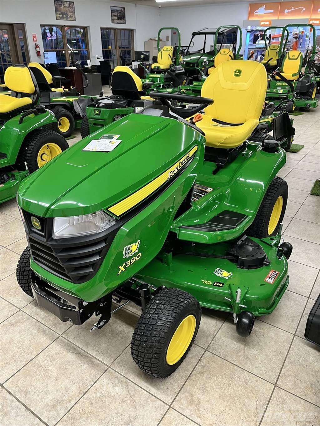 John Deere X390 小型曳引機
