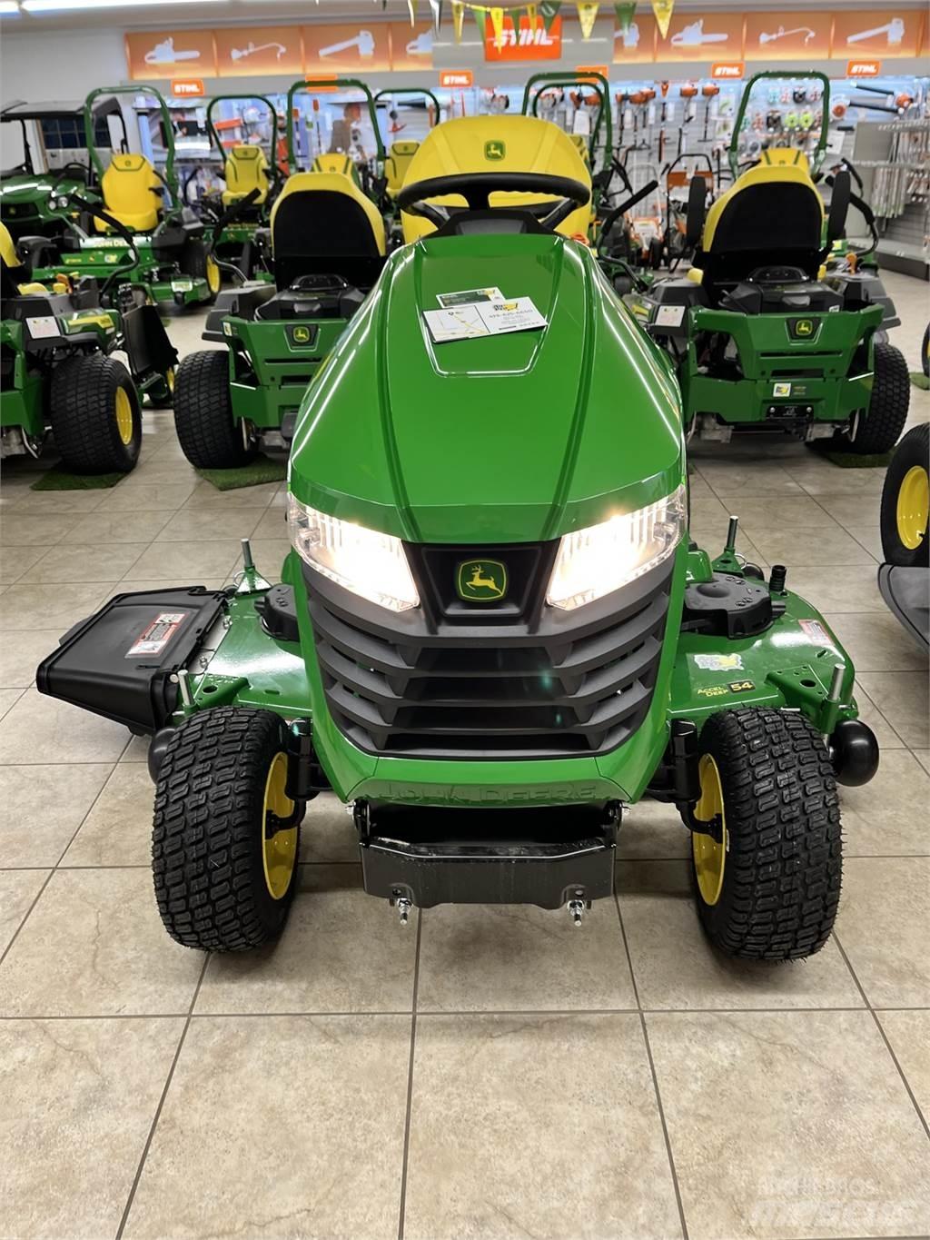 John Deere X390 小型曳引機