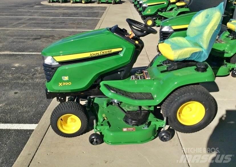 John Deere X390 小型曳引機