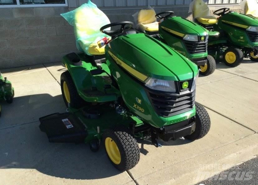 John Deere X390 小型曳引機