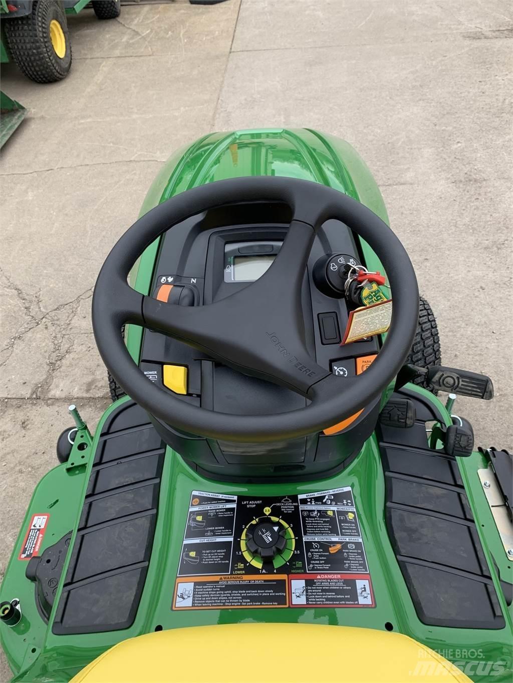 John Deere X390 小型曳引機