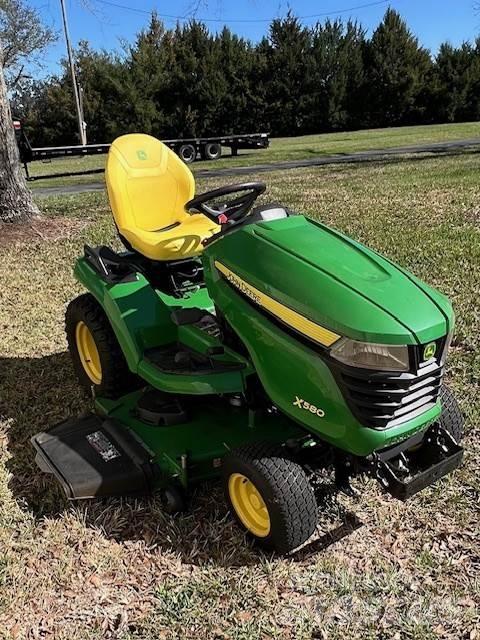 John Deere X580 小型曳引機