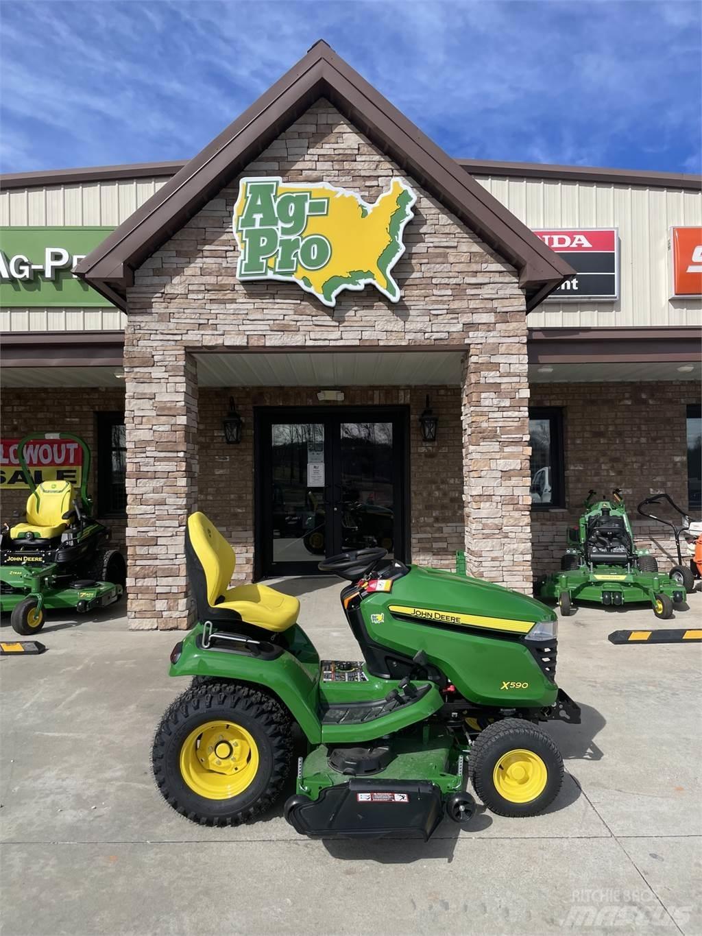 John Deere X590 小型曳引機