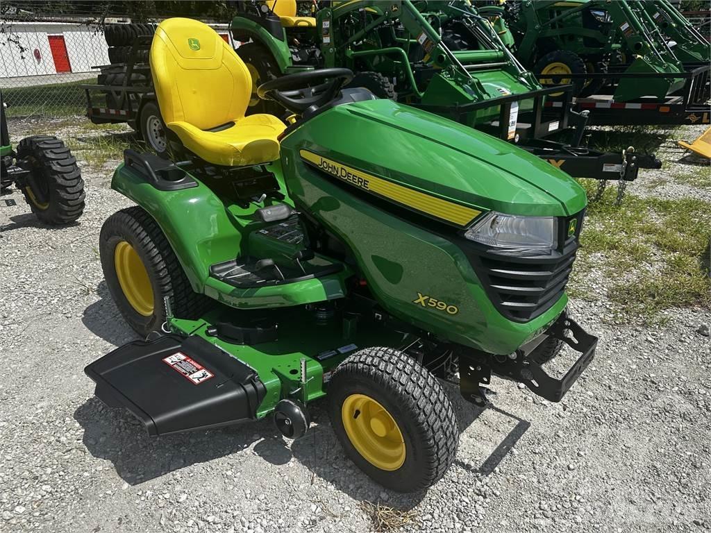 John Deere X590 小型曳引機