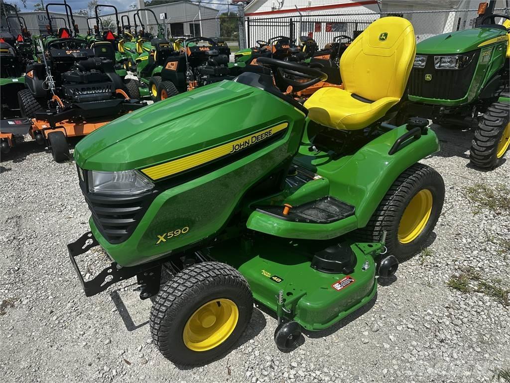 John Deere X590 小型曳引機
